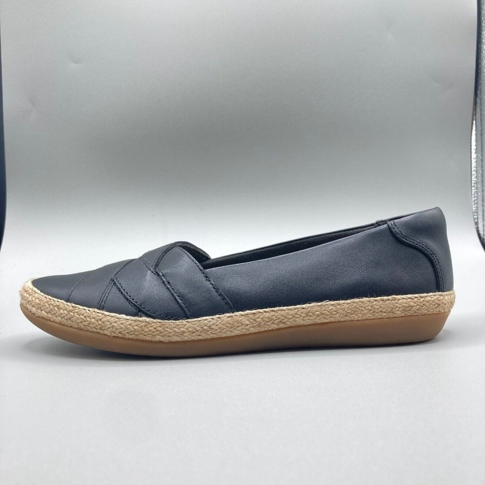 Clarks Womens Flats Size 9 M Black Leather Loafer Slip on Ultimate Comfort